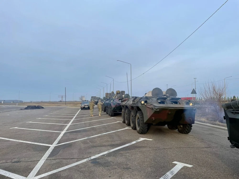 UE vrea proceduri unice și acces prioritar pentru transporturile militare