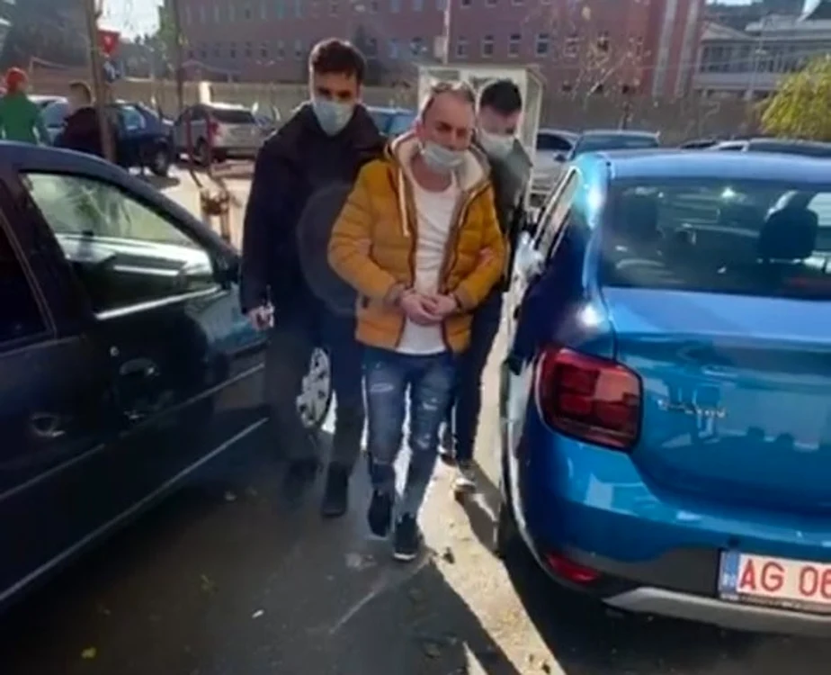 
    Agresorul sexual are 33 de ani și a fost reținut de polițiști pe 6 ianuarie  