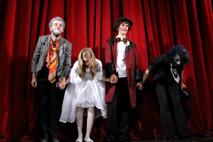 Spectacolul trupei Drama Club a impresionat juriul