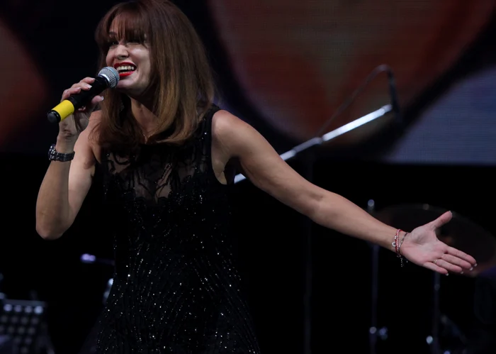 
    Simona Florescu face show în stațiunea Venusfoto: arhivă personală  