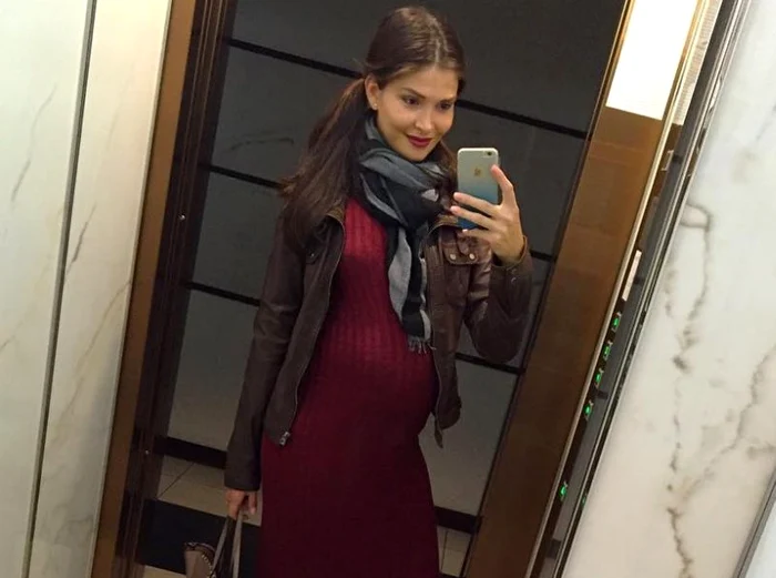 
    Alina Puşcaş poartă rochii mulate care îi scot burtica în evidenţăfoto: arhiva personală  