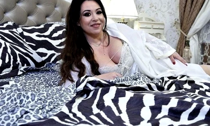 1 oana roman provocatoare 3 jpg jpeg