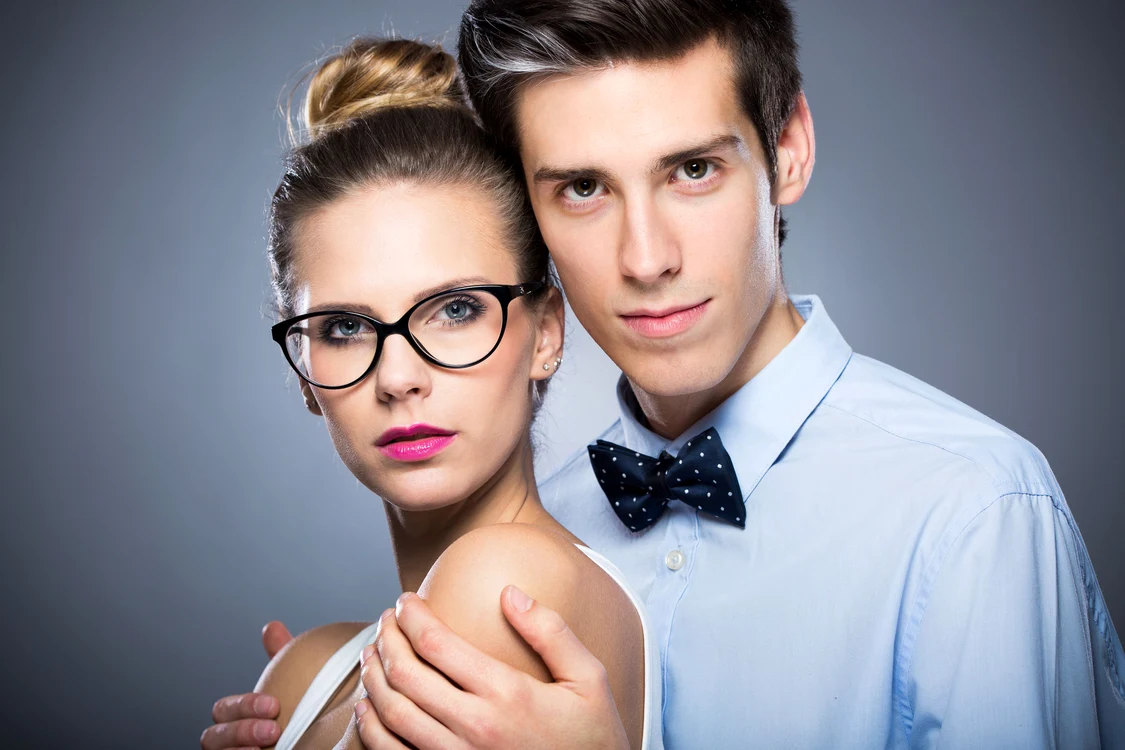 
    Sunt câteva defecte feminine pe care bărbații le adoră. Ei consideră că femeile care poartă ochelari de vedere sunt foarte sexy.foto: 123RF  