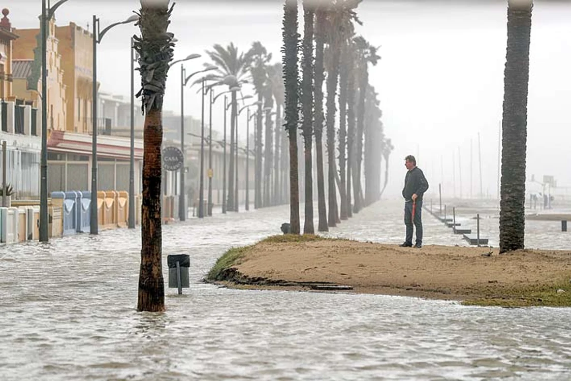 Precipitaţii apocaliptice de 200 litri/mp au afectat grav Valencia