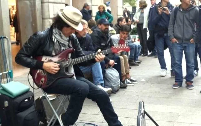 Muzica se mută în stradă FOTO Adevărul
