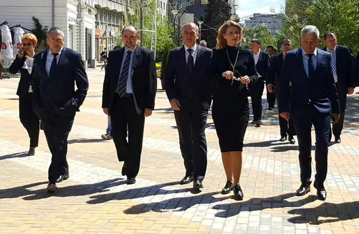 Alina Gorghiu şi Vasile Blaga au venit, vineri, la Piteşti, pentru lansarea candidaţilor liberali propuşi pentru alegerile locale din 5 iunie. Foto Gacebook Alina Gorghiu