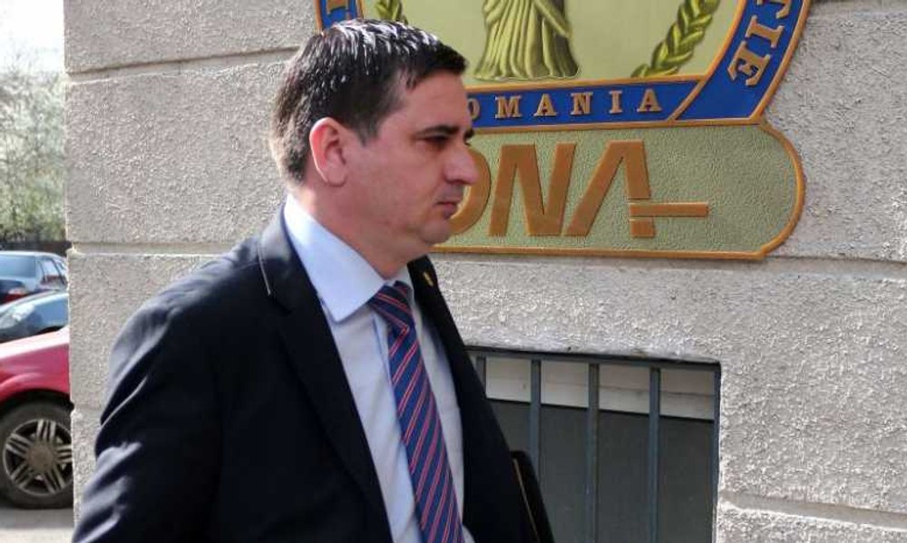 Cum îi propunea fostul senator Isăilă lui Berceanu să dezasambleze arme din Kazahstan și să le revândă în Ucraina: „Le-aranjăm și statul român le vinde” 