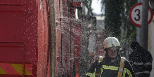Incendiu la un azil de bătrâni din Capitală. FOTO Inquam Photos