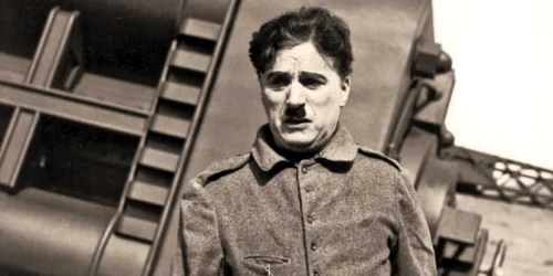 Charlie Chaplin, în „Dictatorul“, primul film vorbit al actorului britanic