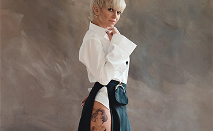 
    Fosta solistă din trupa Candy va prezenta din 1 martie emisiunea “Hai cu fetele”, la Prima TV  