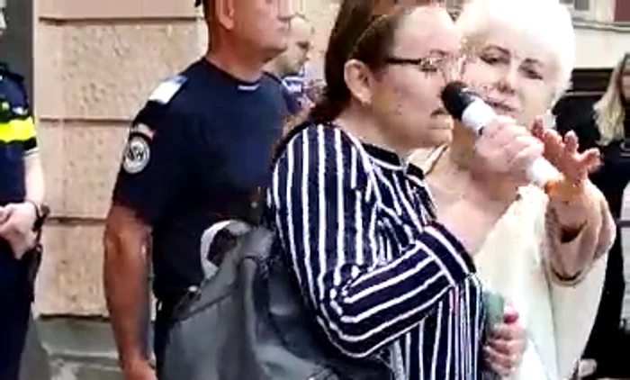 Ligia Mara Sezonov vrea să îi ia microfonul Danielei Reit FOTO captură video