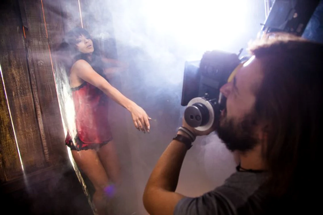 Giulia lansează peste două săptămâni noul ei videoclip