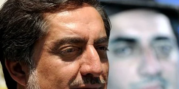 Abdullah Abdullah, rivalul lui Karzai, pretinde că victoria e a lui