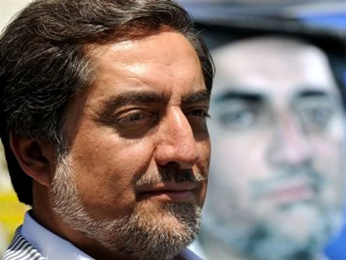 Abdullah Abdullah, rivalul lui Karzai, pretinde că victoria e a lui