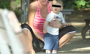 Alina şi băieţelul ei, George (3 ani) jpeg