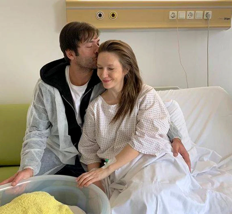 Adela Popescu și Radu Vâlcan au devenit părinți pentru a doua oară