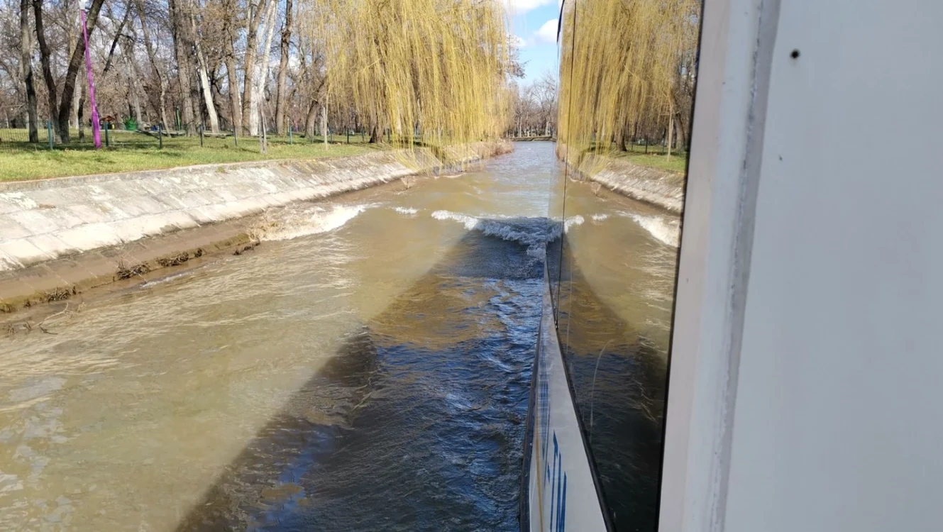 S-au reluat plimbările cu vaporaşele pe Bega FOTO Ş.Both