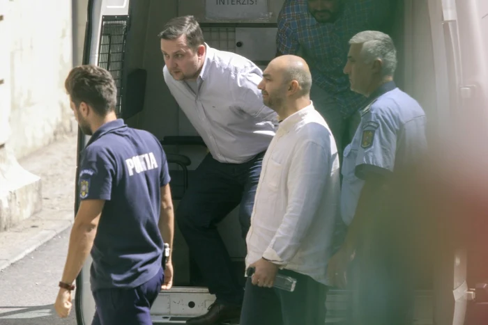 Lucian Vasile Bara directorul CASMB este adus la Curtea de Apel Bucuresti cu propunere de arestare preventivă într un dosar de deturnare de fonduri FOTO Inquam Photos Alexandru Busca