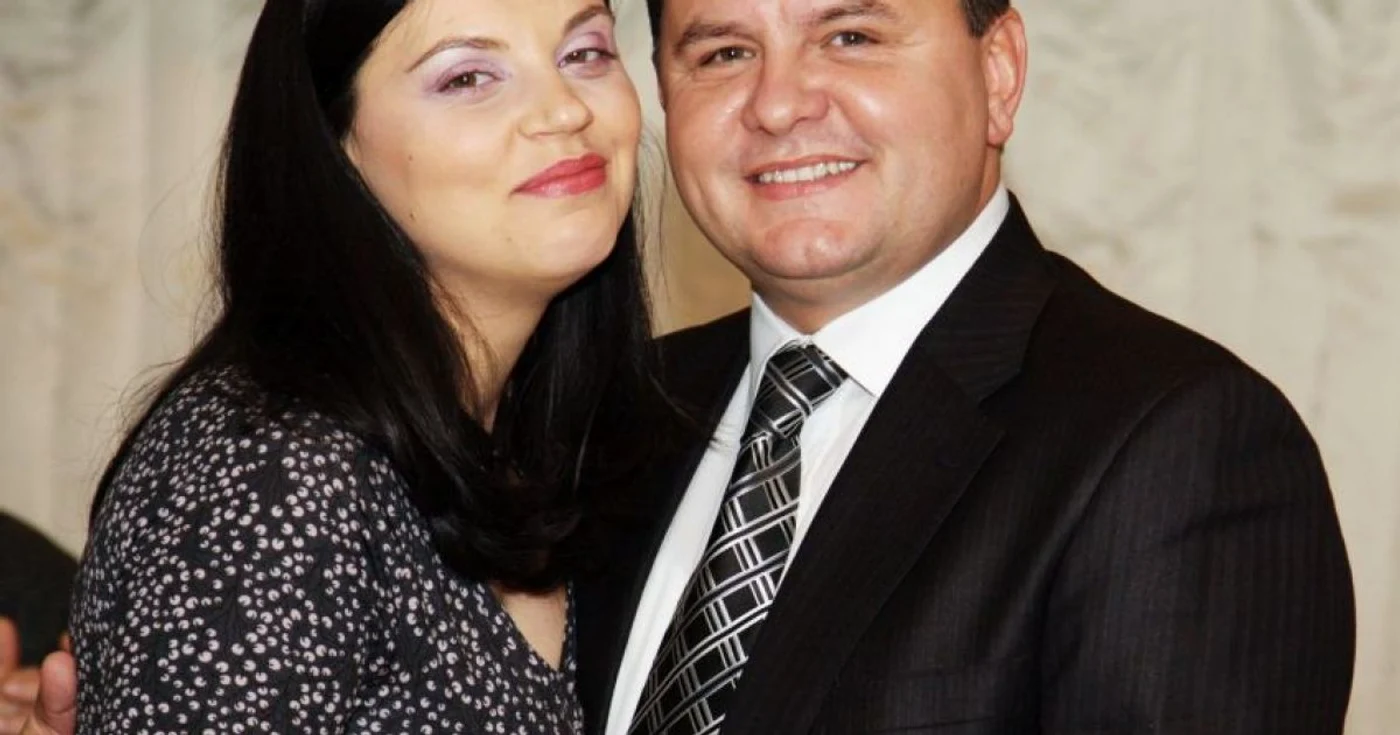 Primarul Constantin Boşcodeală, alături de soţia sa