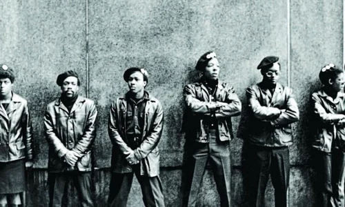 Bereta  Artă şi revoluţie jpeg