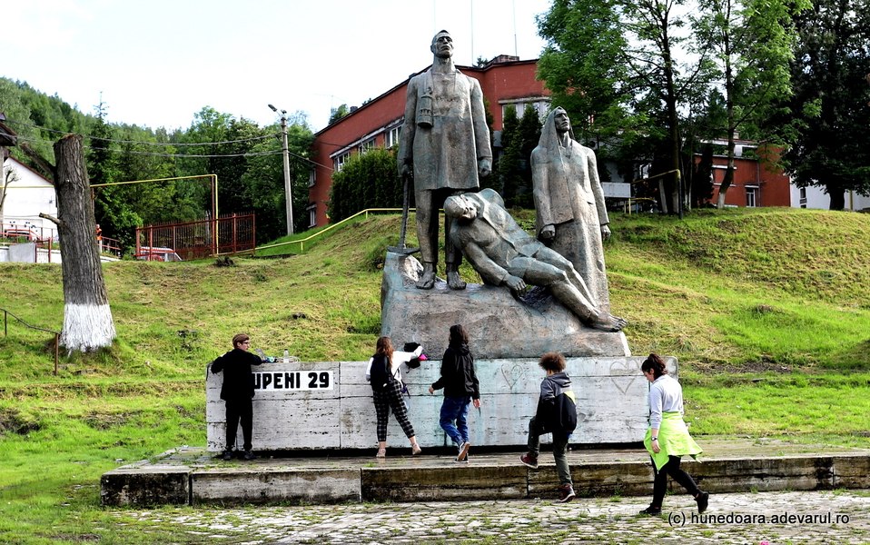 Lupeni '29, greva care a cutremurat România. Istoria tulburătoare a celui mai cumplit protest din Valea Jiului
