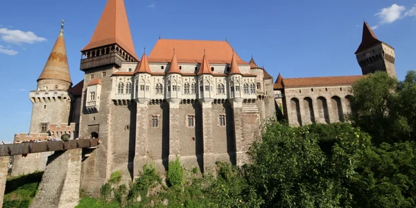 Castelul Corvinilor. FOTO