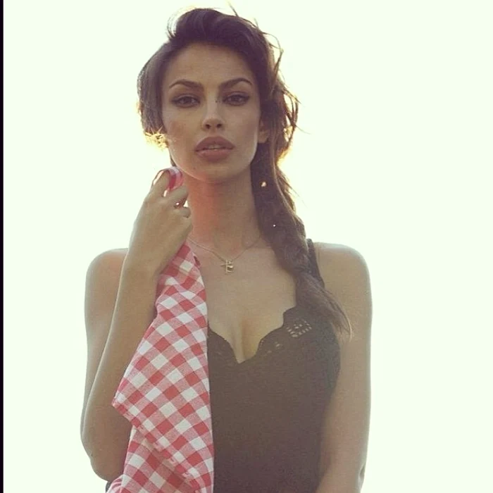 
    Mădălina Ghenea se numară printre cele mai frumoase femei din lume  