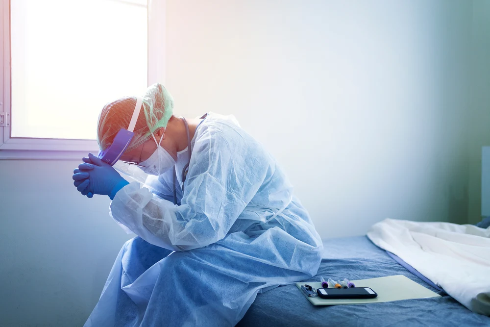 Oncolog român stabilit în Franța, despre ideea obligării medicilor să muncească în țară: „Medicul nu este un pion al politicienilor"