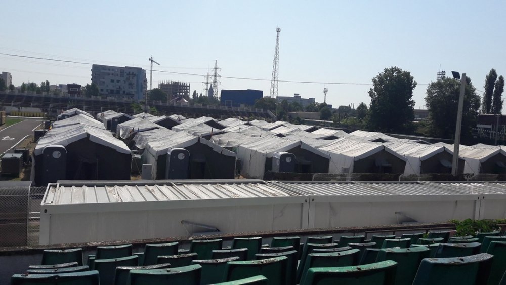 Armata închide spitalul de campanie de pe stadionul CFR Timișoara, amenajat în pandemie. Terenul de fotbal e distrus complet