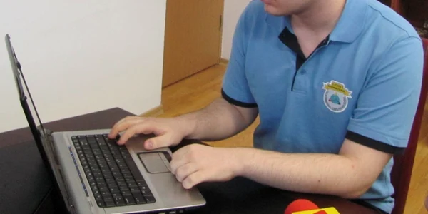 Dragoş Şerban - liceanul de la Liceul Internaţional de Informatică din Constanţa care a inventat biopsia-click Foto Sînziana Ionescu