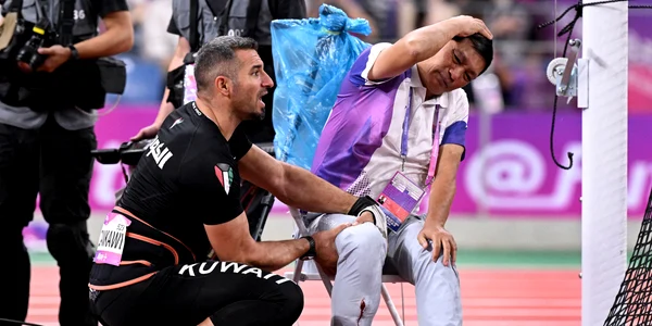 Ali Zankawi i a rupt piciorul unui arbitru la Jocurile asiatice la aruncarea ciocanului 30 septembrie 2023 FOTO AFP (2) jpg