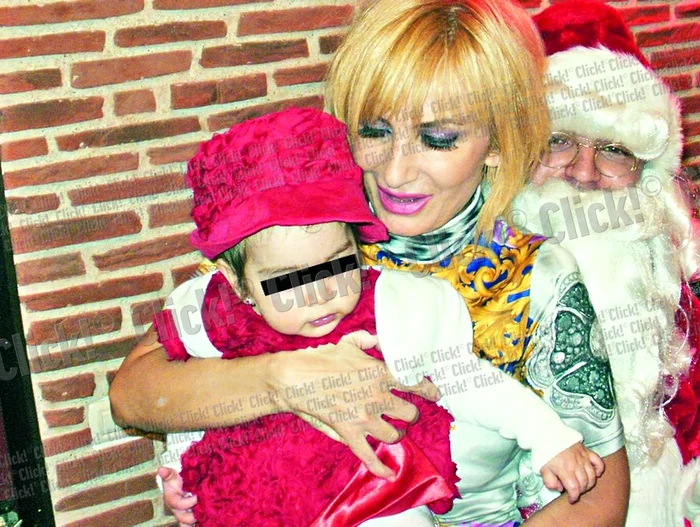 Daniela, George Tal şi Maria au petrecut Crăciunul la Poiana Braşov, împreună cu finii lor