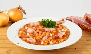 fasole cu bacon 580x400 jpeg