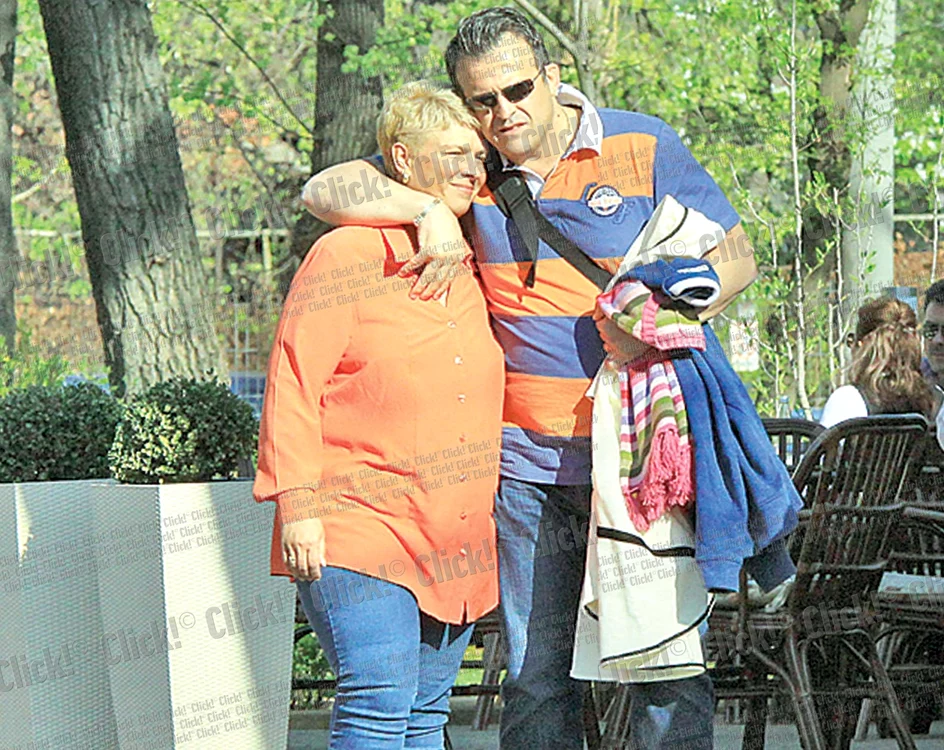 
    Teo şi Iosef vor  petrece în compania  a 400 de invitaţi  