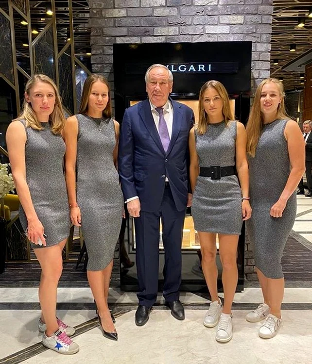 Echipa de Fed Cup a Rusiei la dineul de dinaintea meciului