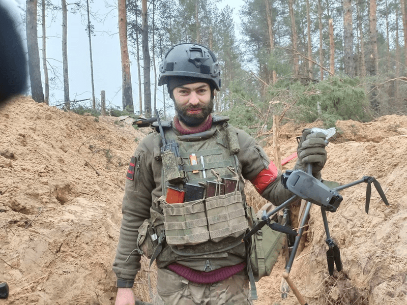 Un propagandist rus care s-a afișat la un spectacol cu craniul unui soldat ucrainean a fost împușcat în cap