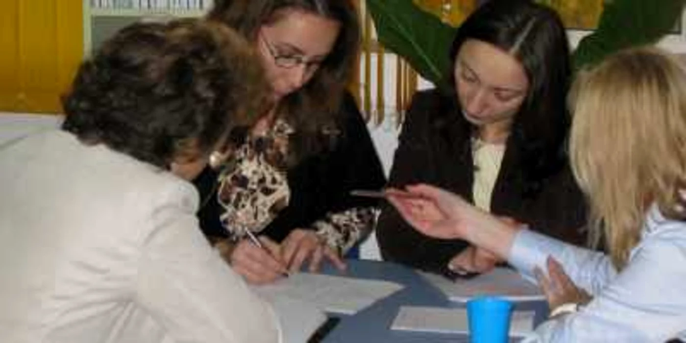 Profesorii încă mai pot amenda legea educaţiei