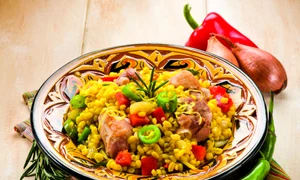 paella cu carne de porc jpeg