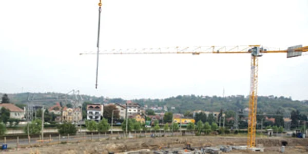 Se ridică primii stâlpi ai noului „Ion Moina”
