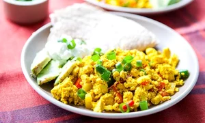 salata calda tofu dovlecel jpeg