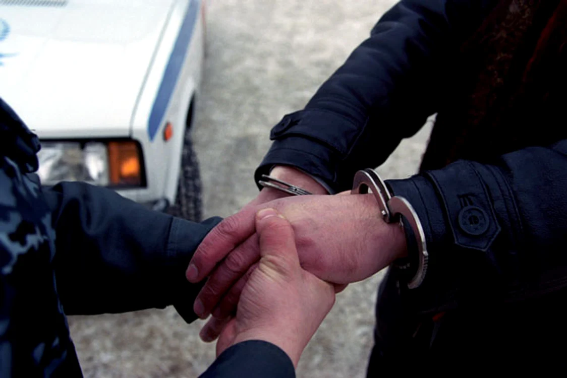 
    Omul a ajuns la poliţie, după i-a făcut o farsă soţiei, de 1 aprilie  
