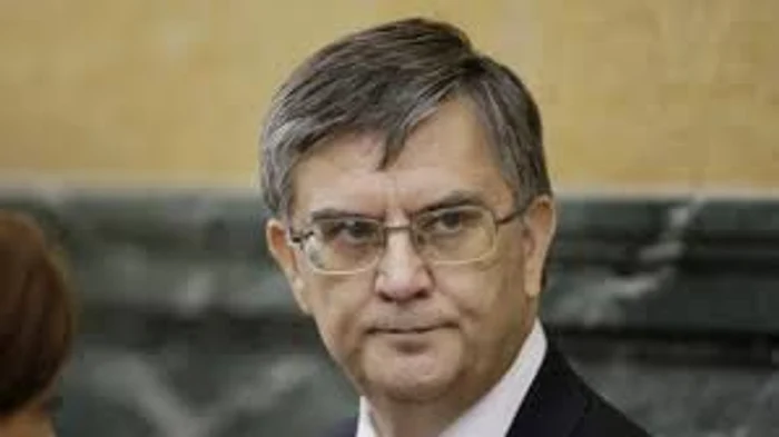 
    Mircea Dumitru acuză numirea directorilor unităților de învățământ de către inspectoriui școlari  