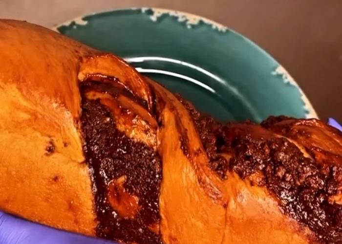 Cozonac însiropat cu coniac foto: Facebook 