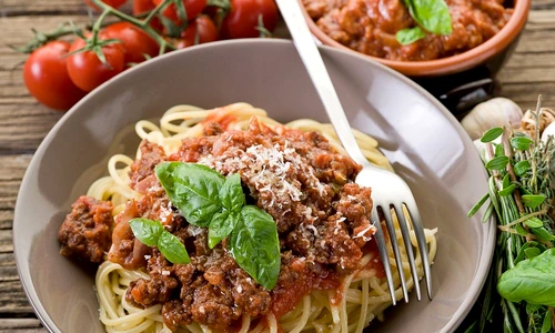 spaghete carne legume jpeg