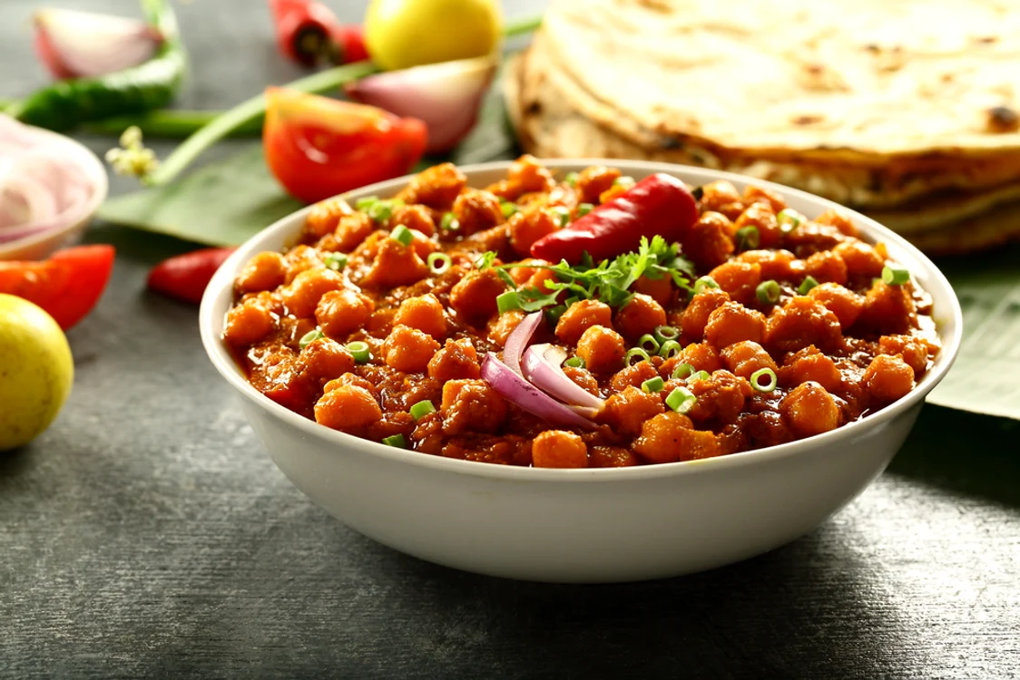 Preparat indian cu naut  Sursa foto shutterstock 1212637975 jpg