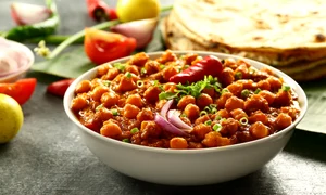 Preparat indian cu naut  Sursa foto shutterstock 1212637975 jpg