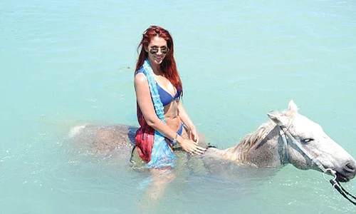 Anett, o mare amatoare de călărie în apă jpeg
