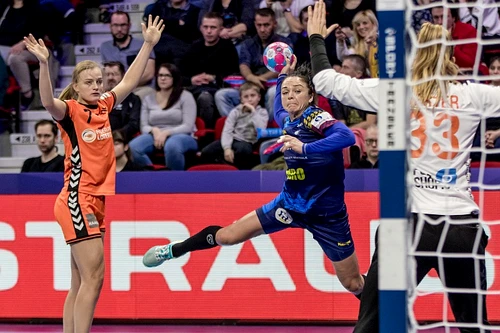 Valentina Ardean Elisei e cea mai experimentată handbalistă a României la Euro 2018Foto: sportpictures.eu