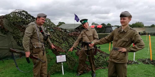 Joshua Boyle din Marea Britanie - pasionat de Armata Română Sursa Facebook JB