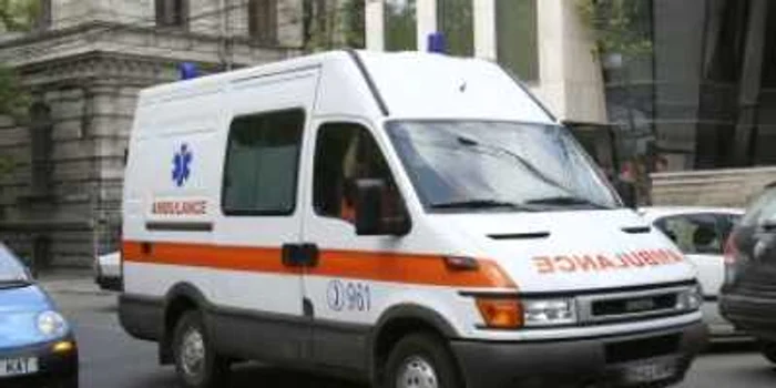 Cluj: O elveţiancă s-a izbit cu maşina de un pod din Cluj